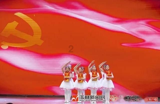 萌趣与实力并存，当贝MAX1让客厅活起来