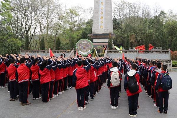 萨摩福特：一生被雷电击中3次，死后墓地也被雷击，到底为什么