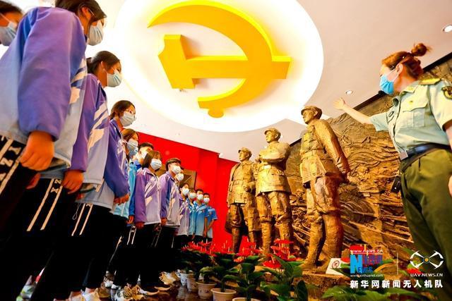 点旺新春“烟火气”