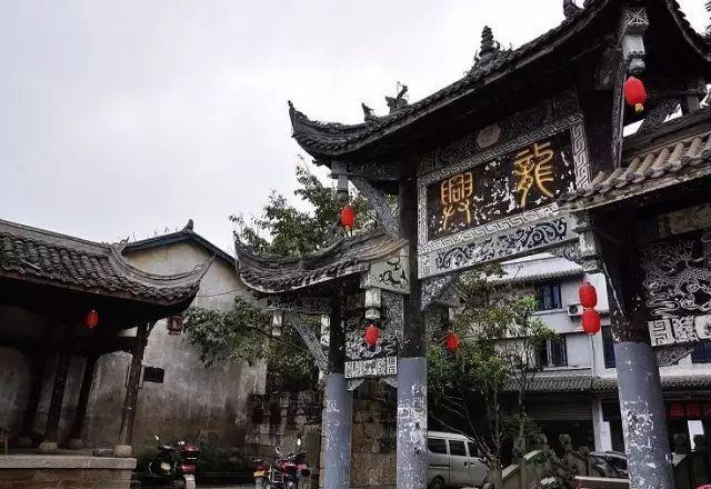 江西多地开拆经营场所影响逃生的防盗窗,部分地区已清理上千个