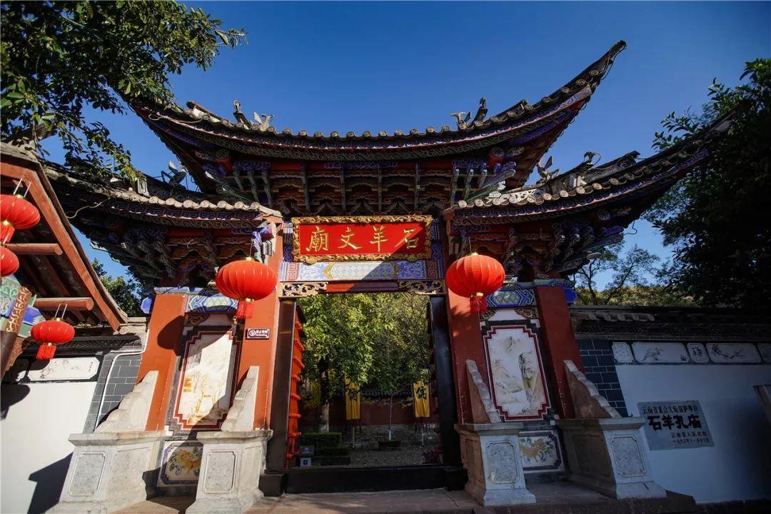 给山区老人和孩子送去冬日温暖,和清爱心公益行走进湘西龙山