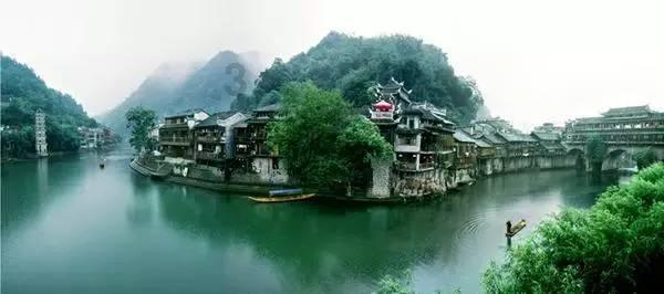 男朋友给正在同居的我们列了一个预算表，所有东西AA，我看完很不舒服，是我太自私吗？游戏画面